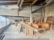 ORLEANS Centre ville, rare à vendre ensemble immobilier de 350m2 dont un appartement de 128m2, grenier de 220m2 à fort potentiel, jardin clos de 160m2, garage trois places et une grande cave