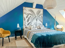 OLIVET, ten minutes from Orléans, in a quiet and privileged area, for sale large character house with enclosed and wooded garden of 1437 m2, swimming pool, jacuzzi, outdoor bar, double garage 