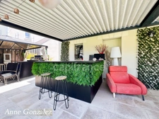 ORLEANS-SUD, for sale beautiful family home built on a beautiful enclosed and landscaped garden of 1150 m2 with swimming pool, pergola and outdoor bar