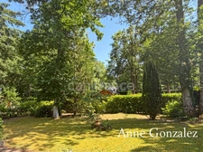 ORLEANS, on the edge of the Sologne region, for sale: beautiful family home with enclosed, wooded garden offering complete privacy and an attached garage