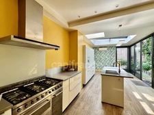 ORLEANS CITY CENTER and Banks of the Loire for sale beautiful TOWNHOUSE double reception, 5 bedrooms, wooden terrace on garden with garage