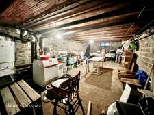 For sale in the Dauphine district, superb five-bedroom Bourgeois house, enclosed and wooded garden of 760m2 with recent swimming pool