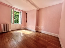 ORLEANS CITY CENTER and Banks of the Loire for sale beautiful TOWNHOUSE double reception, 5 bedrooms, wooden terrace on garden with garage