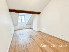 ORLEANS Coeur de ville entre bords de Loire et Halles Châtelet, à vendre superbe maison rénovée avec qualité : pièce de réception de 75 m2, cuisine ouverte récente, quatre chambres et terrasse 12,50 m
