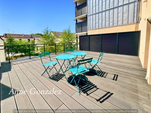 ORLEANS Centre fbg Bannier, à vendre superbe appartement T4 avec terrasse de 36m2 exposée sud-ouest, 4 places de parking 