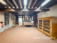 Ensemble immobilier à vendre centre bourg de la LA FERTE SAINT AUBIN : local comercial+appartement à rénover + dépendance + garage et deux places de parking