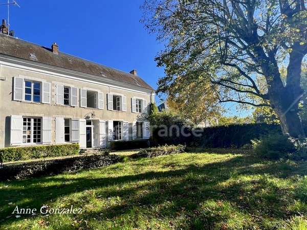 Maison Bourgeoise rénovée à vendre 8 pièces OLIVET (45) Parc arboré de 1780 m², dépendances.