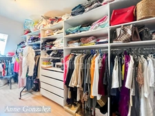 ORLEANS-SUD, for sale beautiful family home built on a beautiful enclosed and landscaped garden of 1150 m2 with swimming pool, pergola and outdoor bar