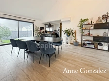 SAINT-DENIS-EN-VAL, ten minutes from Orléans, for sale: superb contemporary house with a 1000m² garden offering complete privacy, a heated swimming pool, and an attached garage.