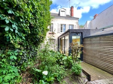 ORLEANS CITY CENTER and Banks of the Loire for sale beautiful TOWNHOUSE double reception, 5 bedrooms, wooden terrace on garden with garage