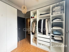 ORLEANS Coeur de ville entre la place du Martroi et la gare dans une rue calme et prisée, à vendre superbe appartement T4 avec cave privative,  grenier et jardin collectifs