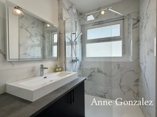 ORLEANS proche rue Royale, à vendre superbe Appartement T4 entièrment rénové dans belle petite copropriété avec peu de charges et aucun travaux à prévoir. 