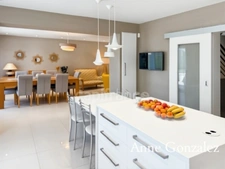 ORLEANS-SOUTH, for sale: beautiful family home built on a lovely enclosed and landscaped garden of 1130 m2 with swimming pool, outdoor dining area, garage and parking spaces