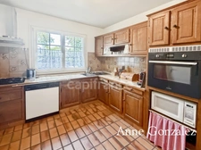 ORLEANS, on the edge of the Sologne region, for sale: beautiful family home with enclosed, wooded garden offering complete privacy and an attached garage