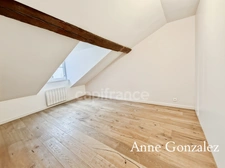 ORLEANS Coeur de ville entre bords de Loire et Halles Châtelet, à vendre superbe maison rénovée avec qualité : pièce de réception de 75 m2, cuisine ouverte récente, quatre chambres et terrasse 12,50 m