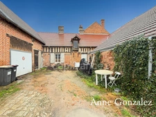 Ensemble immobilier à vendre centre bourg de la LA FERTE SAINT AUBIN : local comercial+appartement à rénover + dépendance + garage et deux places de parking
