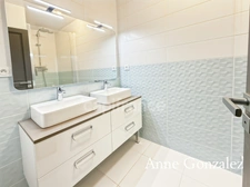 ORLEANS Coeur de ville entre bords de Loire et Halles Châtelet, à vendre superbe maison rénovée avec qualité : pièce de réception de 75 m2, cuisine ouverte récente, quatre chambres et terrasse 12,50 m