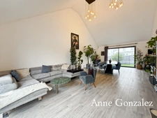SAINT-DENIS-EN-VAL, ten minutes from Orléans, for sale: superb contemporary house with a 1000m² garden offering complete privacy, a heated swimming pool, and an attached garage.