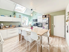 ORLEANS LA SOURCE, at the gateway to the Sologne region, for sale: family home with balcony, enclosed garden with no overlooking neighbors, garage + three parking spaces