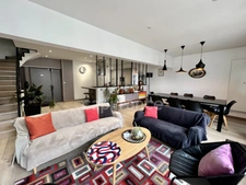 ORLEANS COEUR DE VILLE MARTROI-BANNIER, à vendre au dernier étage d'une petite copropriété, superbe appartement T7 avec terrasse, cave et placed e parking sécurisée