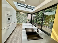 ORLEANS CENTRE VILLE et Bords de Loire à vendre belle MAISON DE VILLE double réception, 5 chambres, terrasse bois sur jardinet avec garage