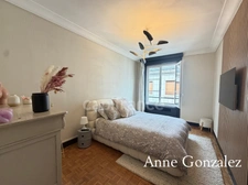 ORLEANS Coeur de ville entre la place du Martroi et la gare dans une rue calme et prisée, à vendre superbe appartement T4 avec cave privative,  grenier et jardin collectifs