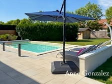 ORLEANS-SOUTH, for sale: beautiful family home built on a lovely enclosed and landscaped garden of 1130 m2 with swimming pool, outdoor dining area, garage and parking spaces