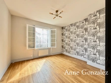 ORLEANS proche rue Royale, à vendre superbe Appartement T4 entièrment rénové dans belle petite copropriété avec peu de charges et aucun travaux à prévoir. 