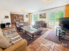 ORLEANS, on the edge of the Sologne region, for sale: beautiful family home with enclosed, wooded garden offering complete privacy and an attached garage