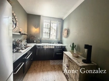 ORLEANS Coeur de ville entre la place du Martroi et la gare dans une rue calme et prisée, à vendre superbe appartement T4 avec cave privative,  grenier et jardin collectifs