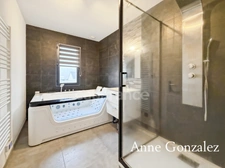 SAINT-DENIS-EN-VAL, ten minutes from Orléans, for sale: superb contemporary house with a 1000m² garden offering complete privacy, a heated swimming pool, and an attached garage.