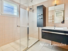 ORLEANS CENTRE, Bel appartement plain pied de plus de 85 m2 avec jardin privatif, terrasse et garage dans petite coproriété très bien entretenue