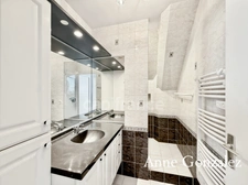 Saint Jean le Blanc, à 5 minutes d'Orleans dans un secteur privilégié etcherché à vendre grande maison familiale de 235 m2, 5 chambres, salle de jeux de 30 m2 garage double, jardin clos et abri 