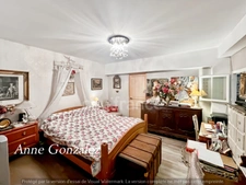 ORLEANS Centre ville, rare à vendre ensemble immobilier de 350m2 dont un appartement de 128m2, grenier de 220m2 à fort potentiel, jardin clos de 160m2, garage trois places et une grande cave