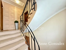 ORLEANS Coeur de ville entre la place du Martroi et la gare dans une rue calme et prisée, à vendre superbe appartement T4 avec cave privative,  grenier et jardin collectifs