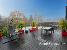 SAINT-DENIS-EN-VAL, ten minutes from Orléans, for sale: superb contemporary house with a 1000m² garden offering complete privacy, a heated swimming pool, and an attached garage.