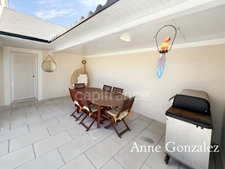 ORLEANS-SOUTH, for sale: beautiful family home built on a lovely enclosed and landscaped garden of 1130 m2 with swimming pool, outdoor dining area, garage and parking spaces