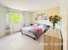 Saint Jean le Blanc, à 5 minutes d'Orleans dans un secteur privilégié etcherché à vendre grande maison familiale de 235 m2, 5 chambres, salle de jeux de 30 m2 garage double, jardin clos et abri 