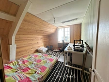 Maison en pierre mitoyenne à rénover !! Proche du bourg, calme