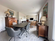 Maison individuelle plain-pied, bourg, 3 chambres, au calme