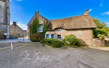 Ensemble immobilier !! RARE SUR LE MARCHÉ !! Chaumière et locaux commerciaux loués à 5 min des plages