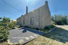 Maison en pierre, à 1km du bourg, au calme