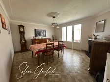Maison familiale, proche du bourg, au calme
