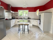 Maison avec une vie de plain-pied, PMR, 5 chambres, au calme