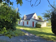 Férel !! Charmante maison de 108m2 nichée au coeur d'un écrin de verdure!