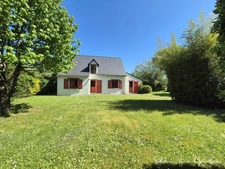 Férel !! Charmante maison de 108m2 nichée au coeur d'un écrin de verdure!