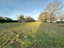 EN EXCLUSIVITE !! Terrain proche bourg