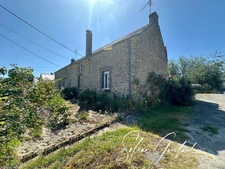 Maison en pierre, à 1km du bourg, au calme
