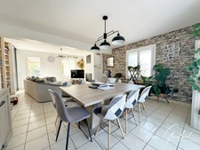 Belle maison familiale avec grand terrain arboré à Férel