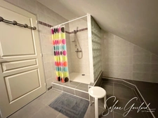 Maison avec une vie de plain-pied, PMR, 5 chambres, au calme